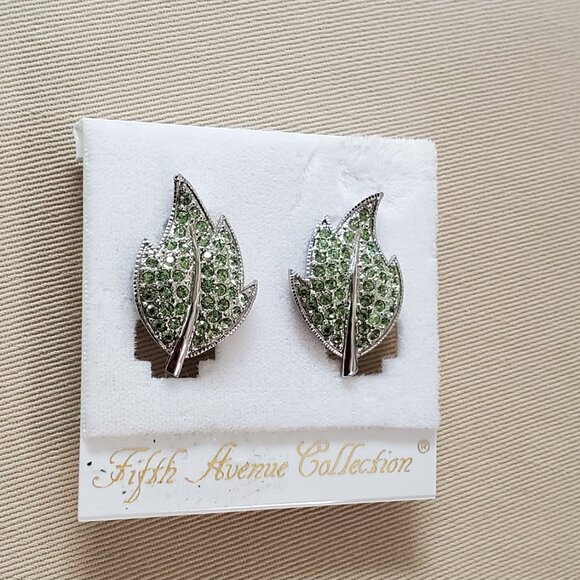 FAC Silvertone Green Peridot Colour Rhinestone Leaf Clip on Earrings - Picture 8 of 10